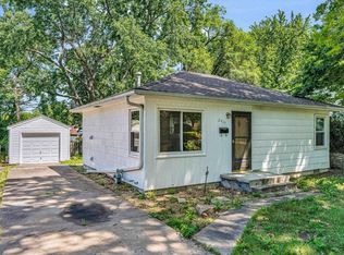 2414 SW Bradbury Ave, Topeka, KS 66611