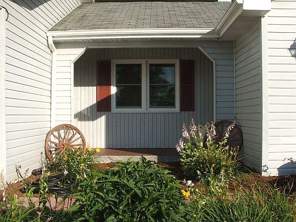 Front - into Kitchen