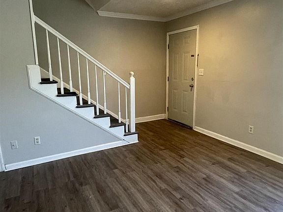 3rd image of 1822 Chandler Rd APT 2