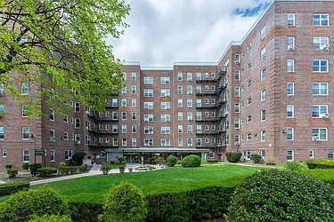 84-50 169th Street, #611