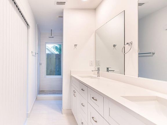 5th image of 7860 Stanway Pl W