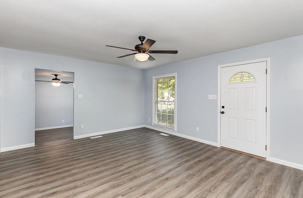 3 bed, 2112 sqft, $2,000 — Photo 3