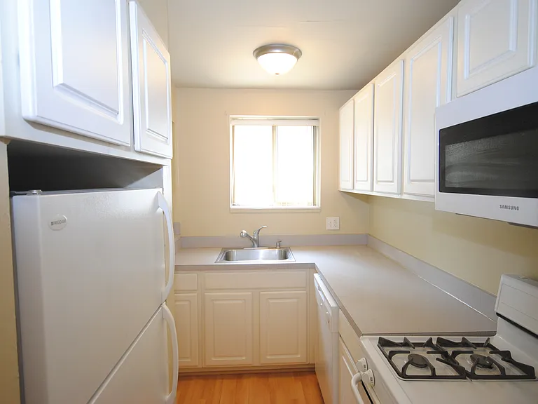 817 Arch St — Photo 13