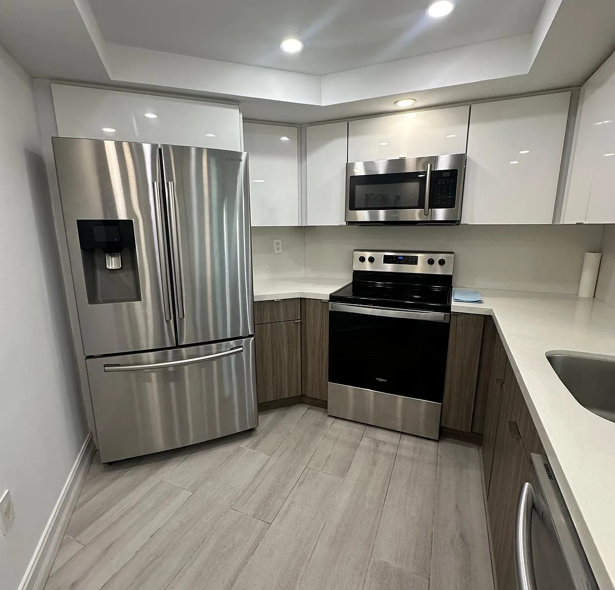 2 bed, 2.0 bath, 1126 sqft, $2,400 — Photo 2