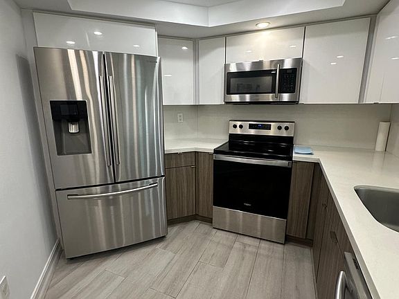 2nd image of 9725 Fontainebleau Blvd