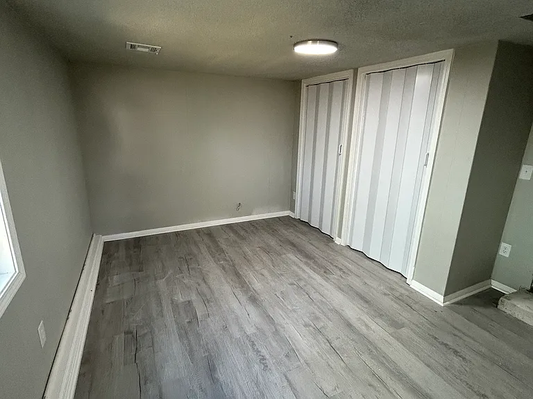 832 E Elgin Pl — Photo 11