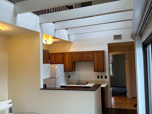 2nd image of 1 W Hollister St #2