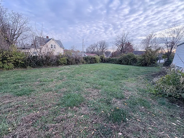 6423 Saint Louis Ave — Photo 25