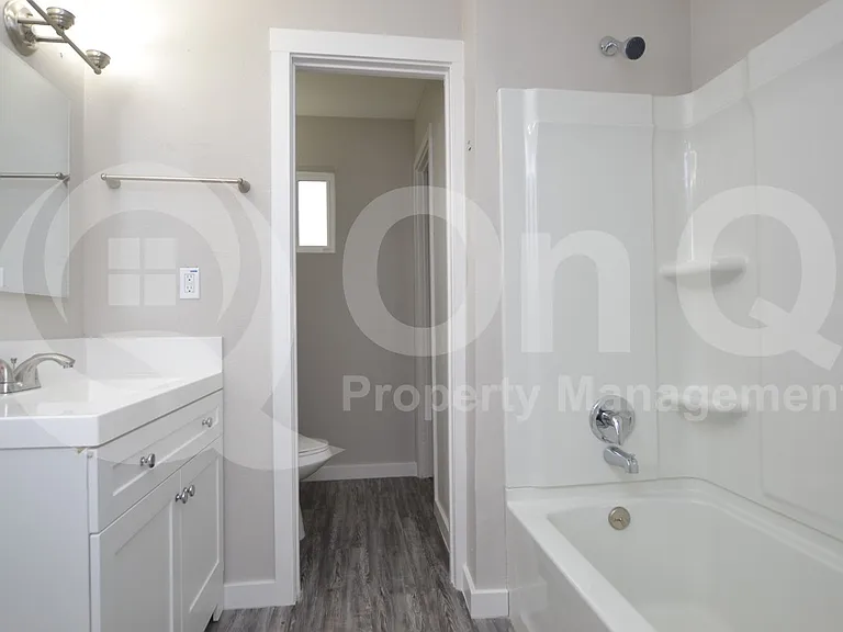 2210 W Devonshire Ave #8 — Photo 12
