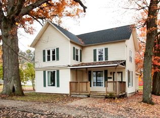 828 S Kalamazoo Ave, Marshall, MI 49068