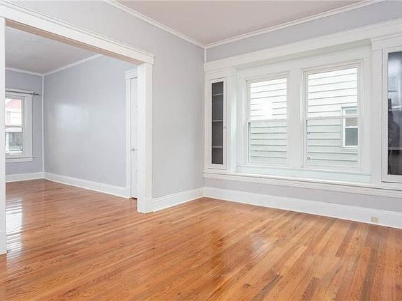 5th image of 1541 Lakewood Ave