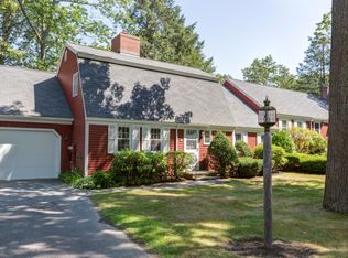 72 Applegate Ln, Falmouth, ME 04105