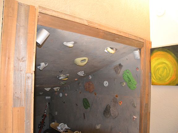 5th image of 117 7th St Unit 9