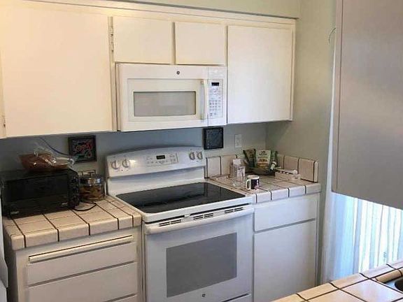 3rd image of 1634 Branham Ln Unit F