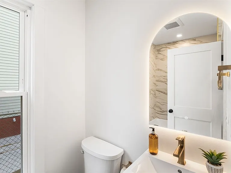 14 Harbor View St #1 — Photo 15