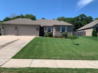 1700 Amber Way, Centerton, AR 72719