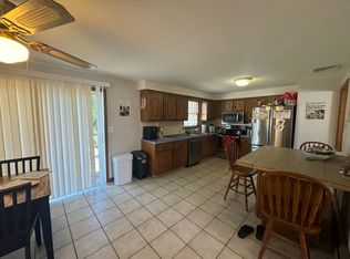 340 Knob Hill Dr, Hamden, CT 06518