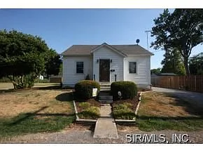 218 W George St photo 1