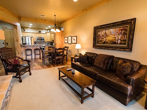 3rd image of 122 Hastings Dr #303