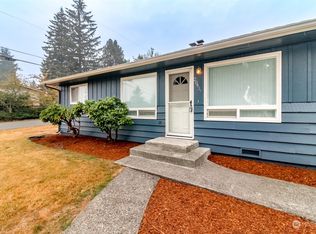 20437 9th Ave S, Des Moines, WA 98198