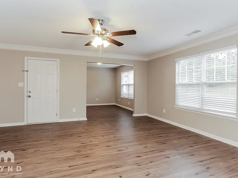 712 Raindrops Rd — Photo 4