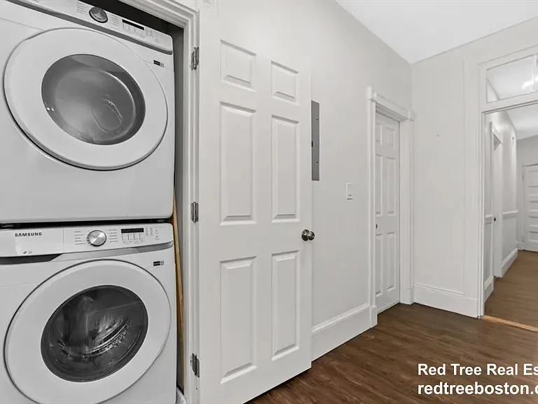 868 Huntington Ave #4 — Photo 3