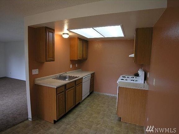5th image of 7368 S Wilkeson St APT A