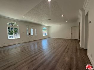 6742 Radford Ave, North Hollywood, CA 91606