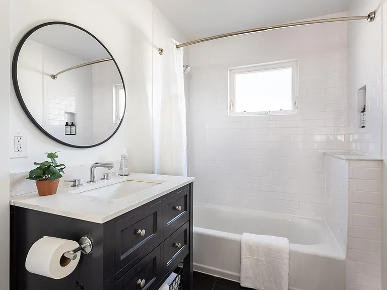 2918 S Harcourt Ave — Photo 29