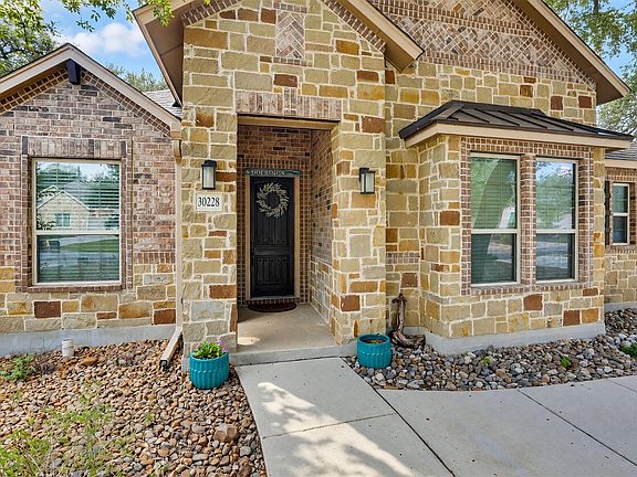 4th image of 30228 Setterfeld Cir