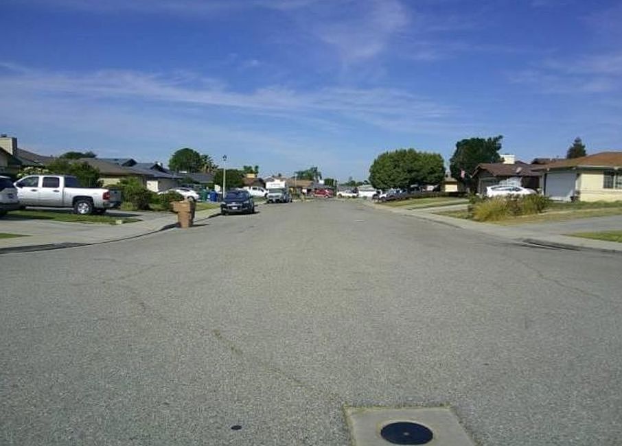 Exterior Neighborhood (street photo)