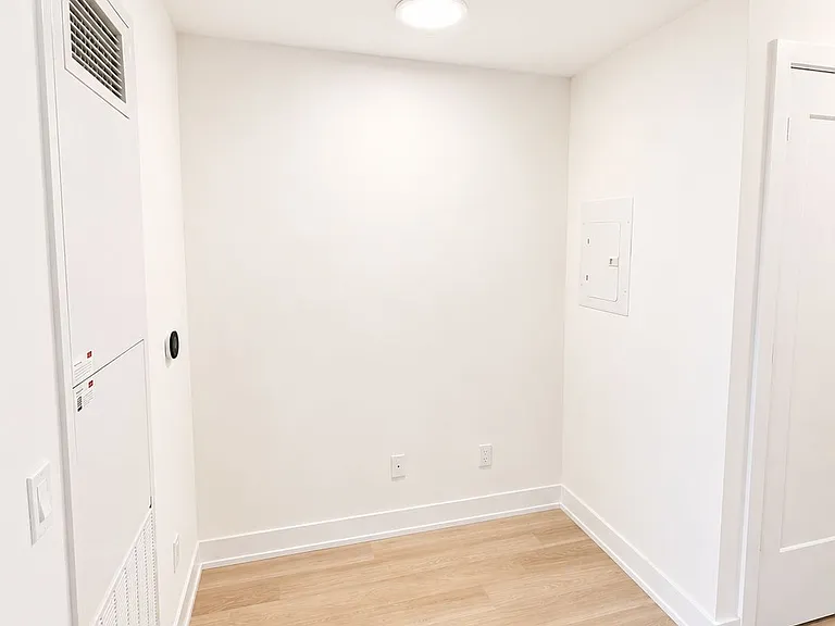 25 Cordova Ave #1401 — Photo 8