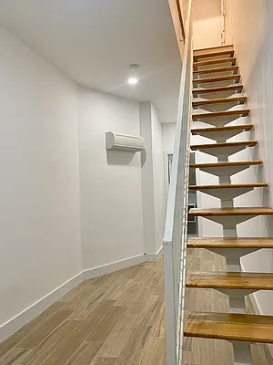 Rented by Hagstrom Management Inc | media 44