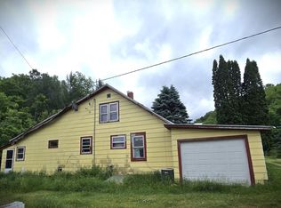 15928 Pine Tree Rd, Highland, WI 53543