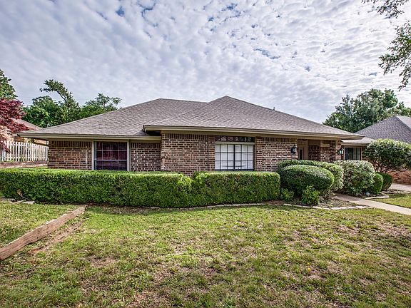 3rd image of 5005 Dawnwood Ct