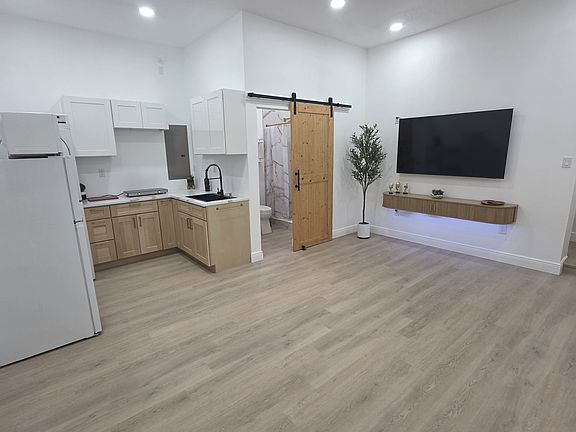 2nd image of 1818 Farris Ct APT 16