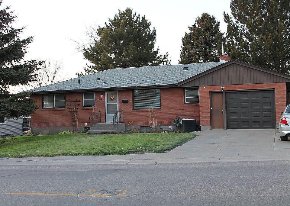 1652 E Terry