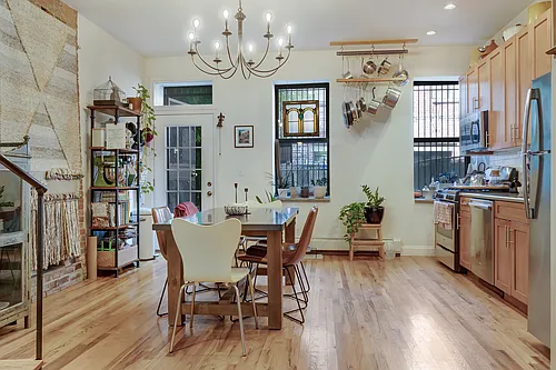 685 Sackett St #1 Photo 1