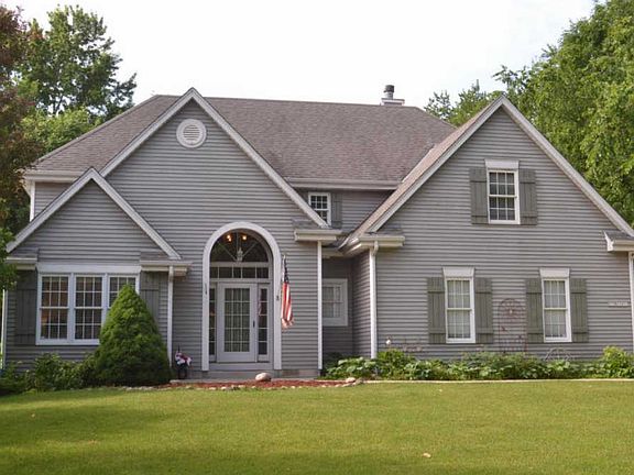 3rd image of N72W24091 Craven Dr