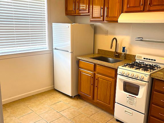 5th image of 2403 Bryant St #2403