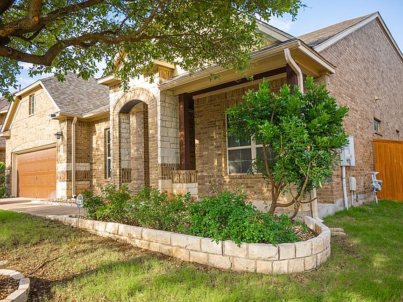 2nd image of 2709 Belicia Ln