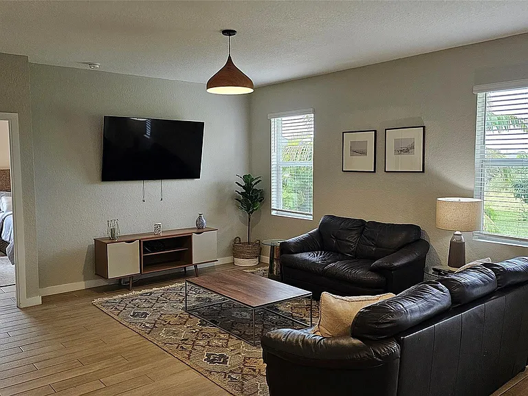 3034 NE Skyview Ln — Photo 6