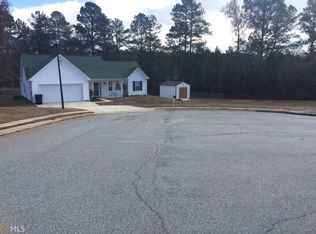 102 Devonshire Ct, Grantville, GA 30220
