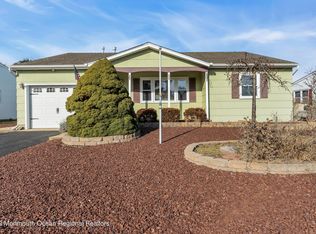 12 Coventry Rd, Toms River, NJ 08757