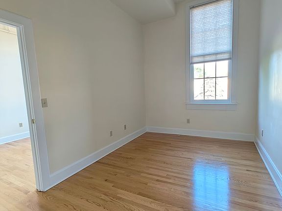 5th image of 122 Park St APT 307