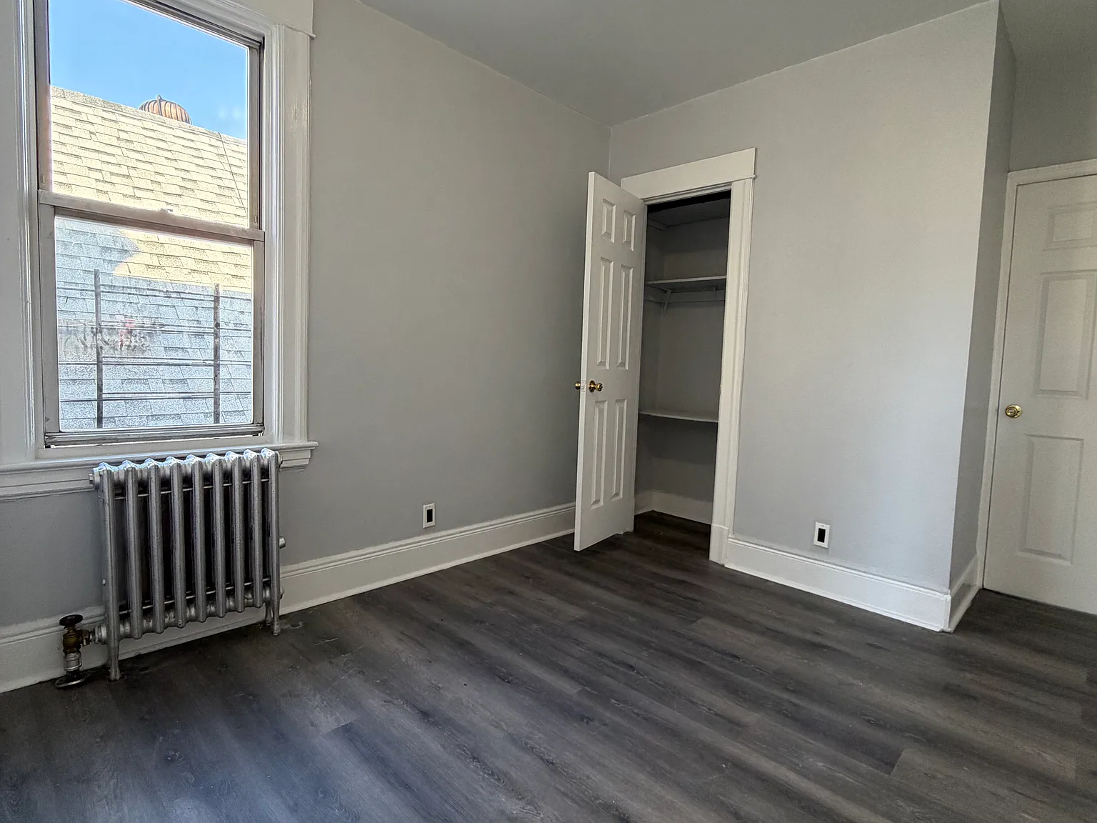 3 bed, $2,700 — Photo 2
