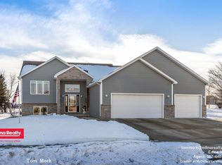 2022 Hart Dr SW, Rochester, MN 55902