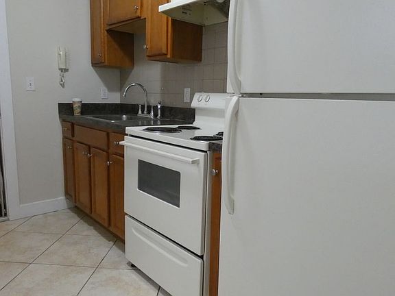 3rd image of 5108-10 Spruce St #5110-2R