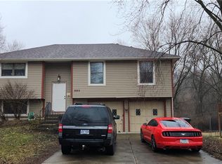 3555 Tudor Dr, Leavenworth, KS 66048
