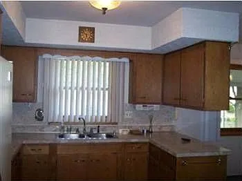 137 Wintergreen Ave photo 1